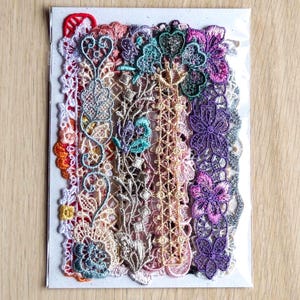 Crazy Quilt Applikationen Venise Spitze Verzierungen Blumen Bunt 13Stk