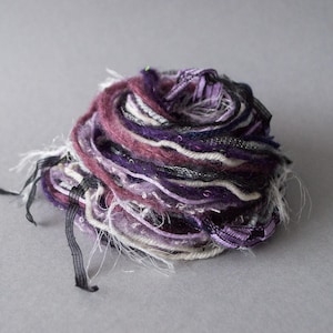 Paquete de arte de fibra 20 m mezcla de hilo gris púrpura Texturas surtidas