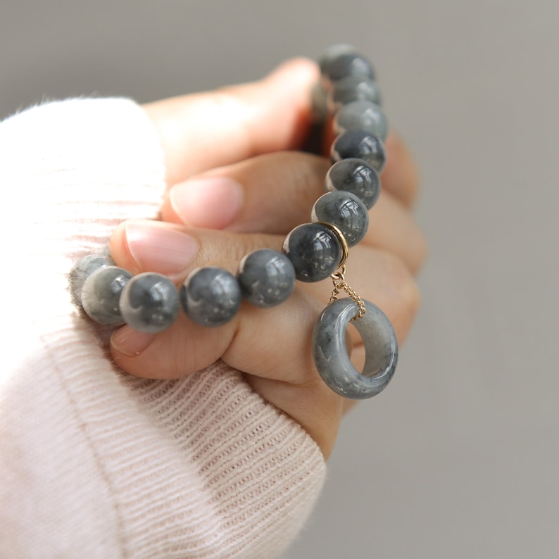 Traditional Chinese artReady to shipstyle1092B Natural Type A Jadeite Jade Black Chicken beaded Elastic bracelet
