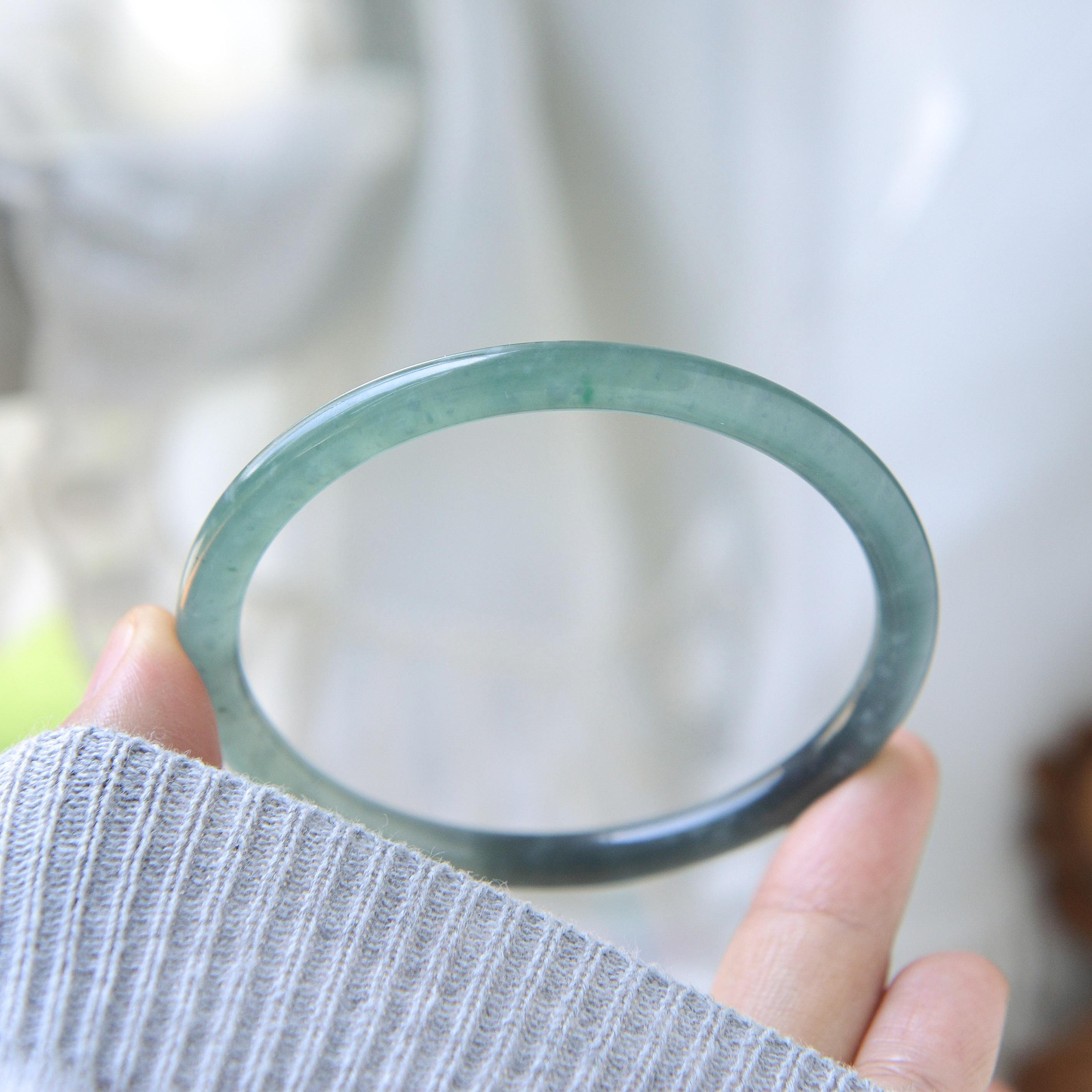 天然タイプA グアテマラ産翡翠 57mm ラウンドシェイプ 細身バングル