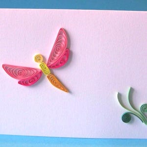 Libellule, carte de vœux pour toute occasion, papier de 3mm roulé ou quilling, fait main, belles couleurs, original, créatif, épuré