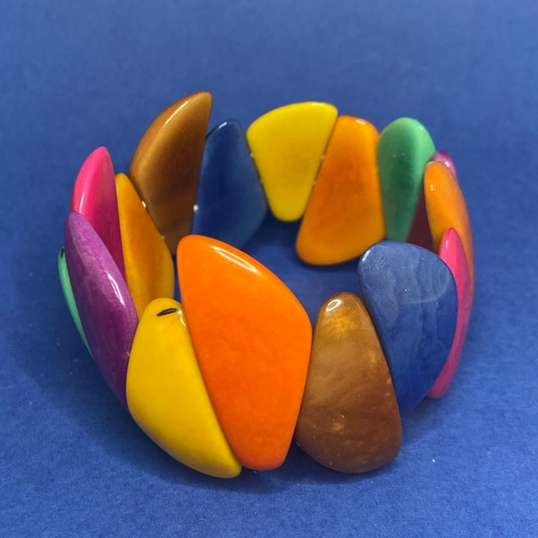 TAGUA. Bracelet coloré en tagua ou ivoire végétal, fait main