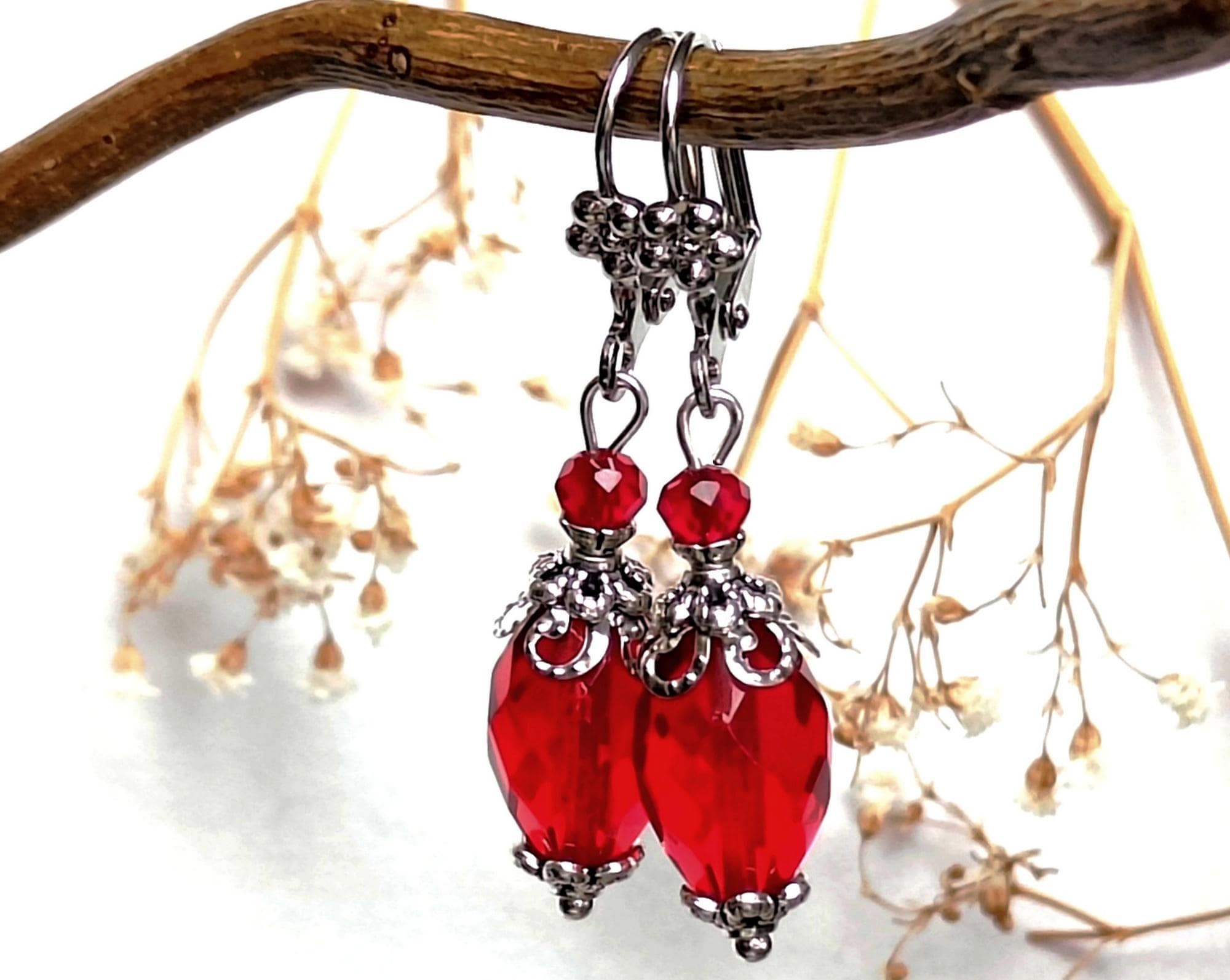 Boucle d'oreille Or et pompon rouge - Sharma