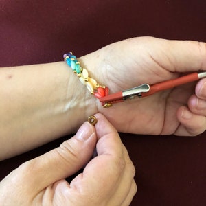 2pcs Hands Bracelet Helpers, TSV Jewelry Helper Tool, Bracelet Fastening Equipment, Jewelry Helper Stick Tool, Bracelet Wearing Helper-Auxiliary Clip