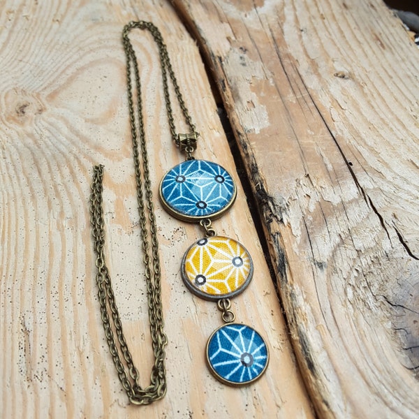 Collection japonaise : collier sautoir bronze en tissu japonnais Asanoha bleu canard et jaune