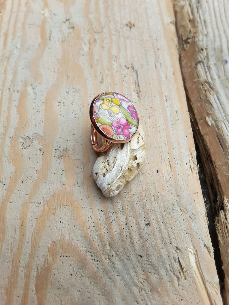 adjustable ring Liberty Collection jennie and yellow pink and yellow gold ring in liberty fabric flower jewel