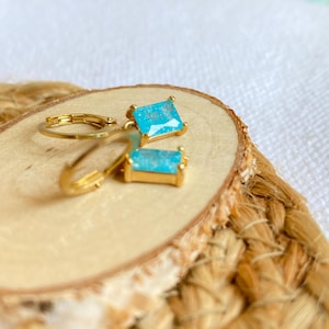 Mini hypoallergenic sleeper hoop in gold-plated stainless steel and blue zircon crystal