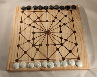 Tonkin-spel om alquerque en Hopscotch te bestellen, massief blad naar keuze, glazen kiezelstenen, natuurlijke gewaxte afwerking, aanpasbaar cadeau.