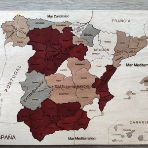 Puzzle con mappa della Spagna per studenti delle elementari e scuole. Puzzle in legno con mappa della Spagna con regioni e contee. Puzzle educativo.