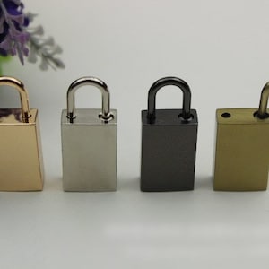 Rechteck Vorhängeschloss 1 40 mm 40 mm Portemonnaie Charm Organizer GepäckZubehör Antik Gold Verschluss und Schlüsselverschluss Kleine Tasche Clutch Metall Zubehör