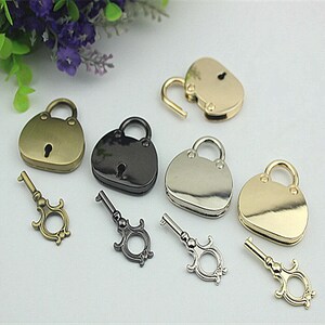 Portemonnaie Vorhängeschloss 35 x 38 mm Charm Organizer Gepäckzubehör Antik Gold Verschluss und Schlüsselverschluss Kleine Tasche Clutch Metall Zubehör Großhandel