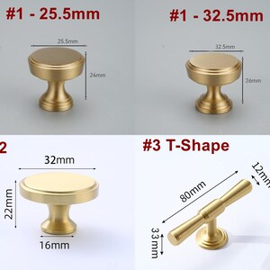 Op de afbeelding: Drie verschillende stijlen gouden kastknoppen. De eerste twee zijn ronde knoppen met een verhoogde rand, met een diameter van 25,5 mm en 32,5 mm. De derde knop is een T-vormige knop met een 33 mm lange arm en een 12 mm brede arm, met een lengte van 80 mm.