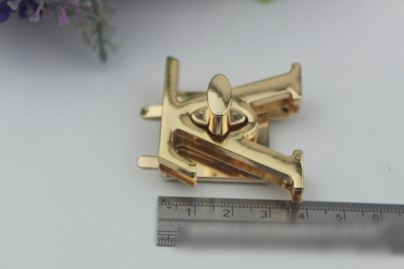V-shaped Twist Turn Lock 40mm Purse Charm Organizer Luggage Hardware ...