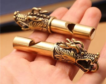 Porte-clés pendentif dragon sifflet en laiton massif, porte-clés extérieur EDC, survie d'urgence, camping nautique, outil de randonnée, équipement robuste