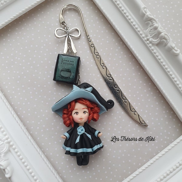 Marque-pages Sorcière. Signet poupée Sorcière. Bijou fimo / argile polymère. Polymer clay doll necklace. Bookmark little witch. Fait main