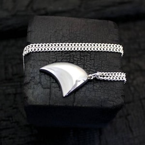 Claw Pendant