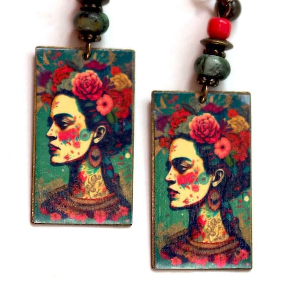 Boucles d'oreilles Inspiration portrait féminin mexicaine rouge rose noir vert bronze clous