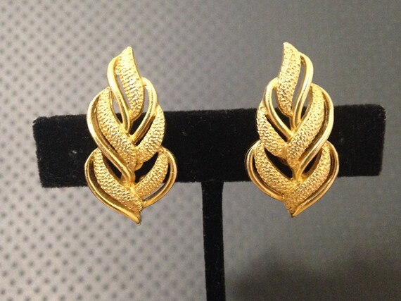 Vintage Coro Leaf Earrings, Gold Leaf Earrings, G… - image 5