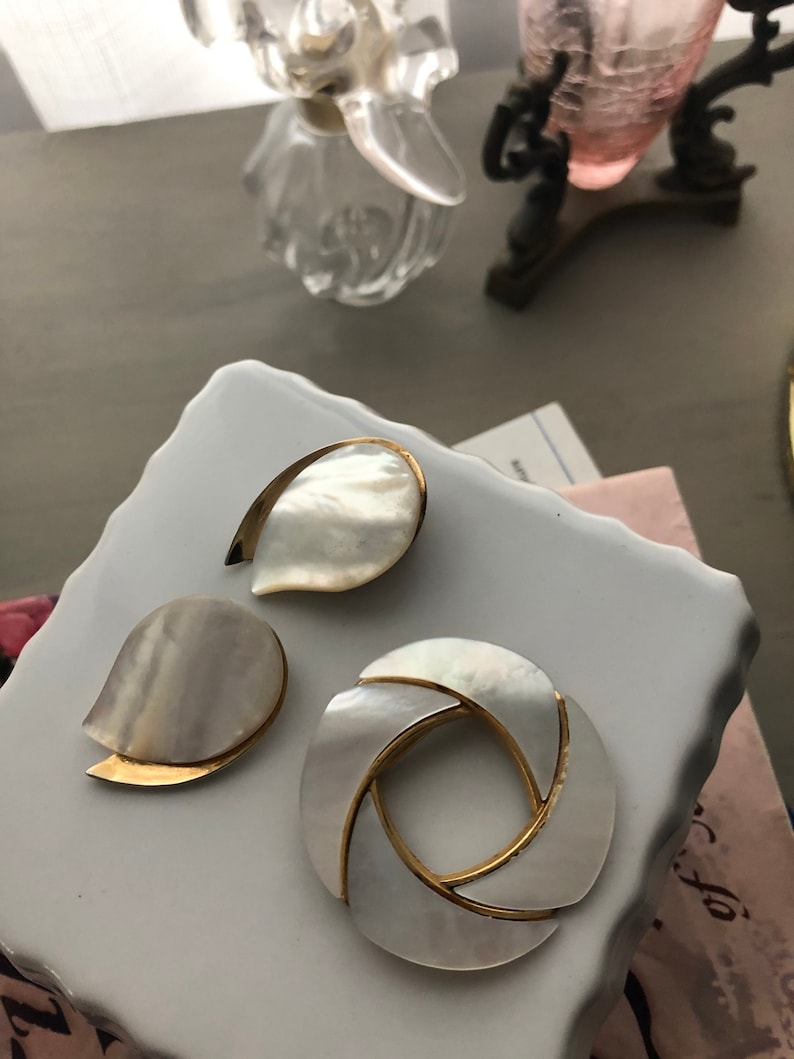 Germany Ges Gesch Brooch /& Earrings Mother of Pearl Modernist