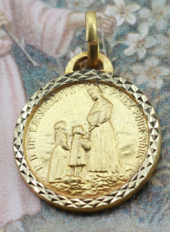 Ancienne Médaille Notre Dame de La Salette