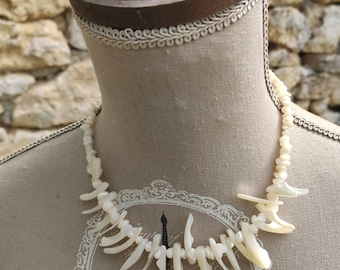 Collier en nacre vintage