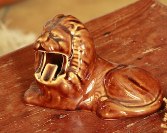 vintage ceramic lion ashtray