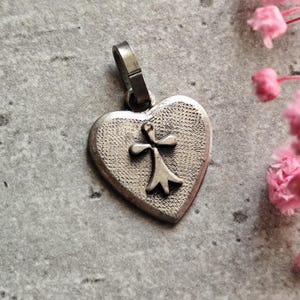 vintage heart pendant