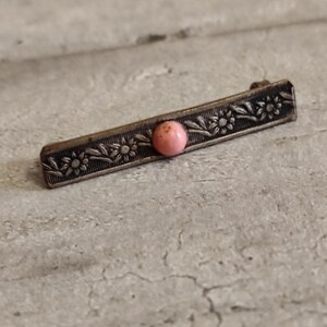 Broche Ancienne En Corail Sculpté Et Or Jaune 18 Carats - Très Bon état - Occasion