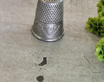 Antiker Metallfingerhut