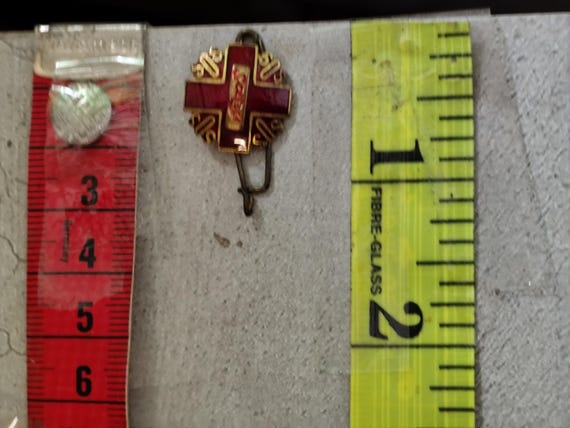 Broche ancienne don du sang en email - image 4