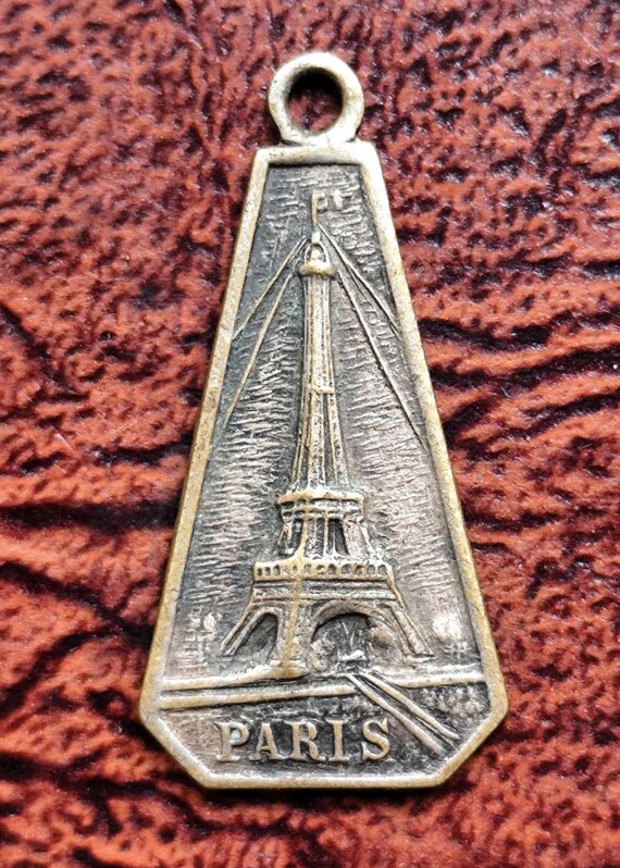 ANCIEN PENDENTIF EN VERRE ET METAL DORE PROFIL FEMME ANTIQUE Intailles