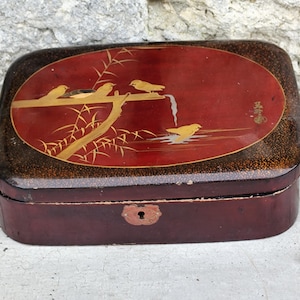 Boîte Antique Période Meiji en Laque, Japon, 1890s en vente sur