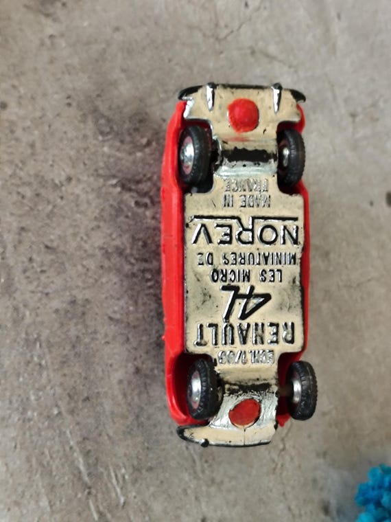 Norev N°4 Renault Dauphine 1/86 Micro-Norev