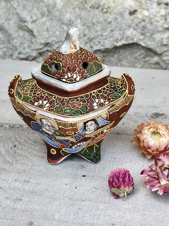 Satsuma Japanese Porcelain Incense Burner – Decorative Incense Pot