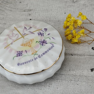 Ancienne bonbonnière en porcelaine de communion, souvenir de communion française , boîte ronde en porcelaine religieuse chrétienne