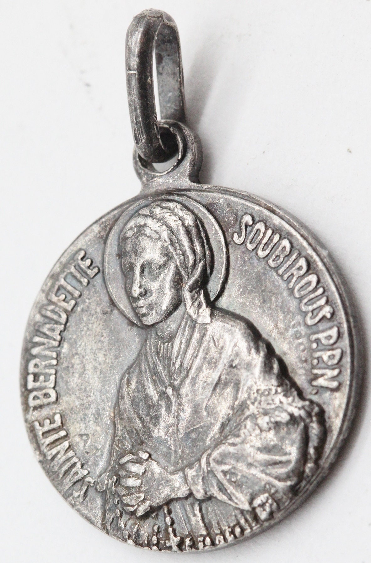 Ancien Pendentif Sainte Bernadette