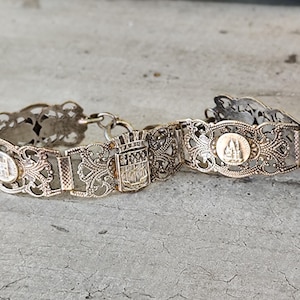 Old bracelet of ancient monuments of Paris