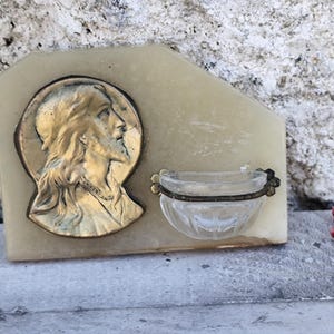Ancien bénitier Jésus Christ en onyx