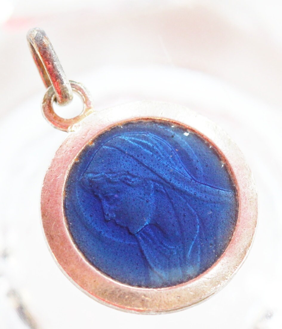 Rare Medaille Notre Dame de Lourdes en Email