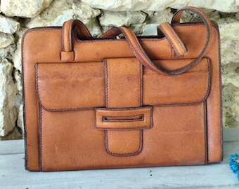 Vintage leather handbag