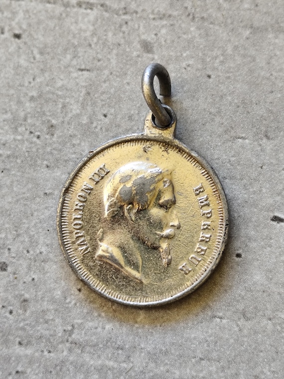 Ancien pendentif empereur napoleon III empire fra… - image 1