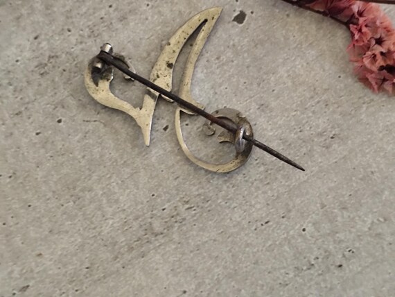 Ancienne broche initiale A - image 2