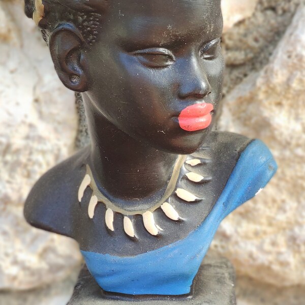 ancien buste de femme africaine en plâtre