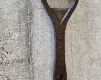 ADELSCOTT - DECAPSULEUR LIMONADIER en BOIS PUBLICITÉ BIERE ANCIEN VINTAGE 15x4cm