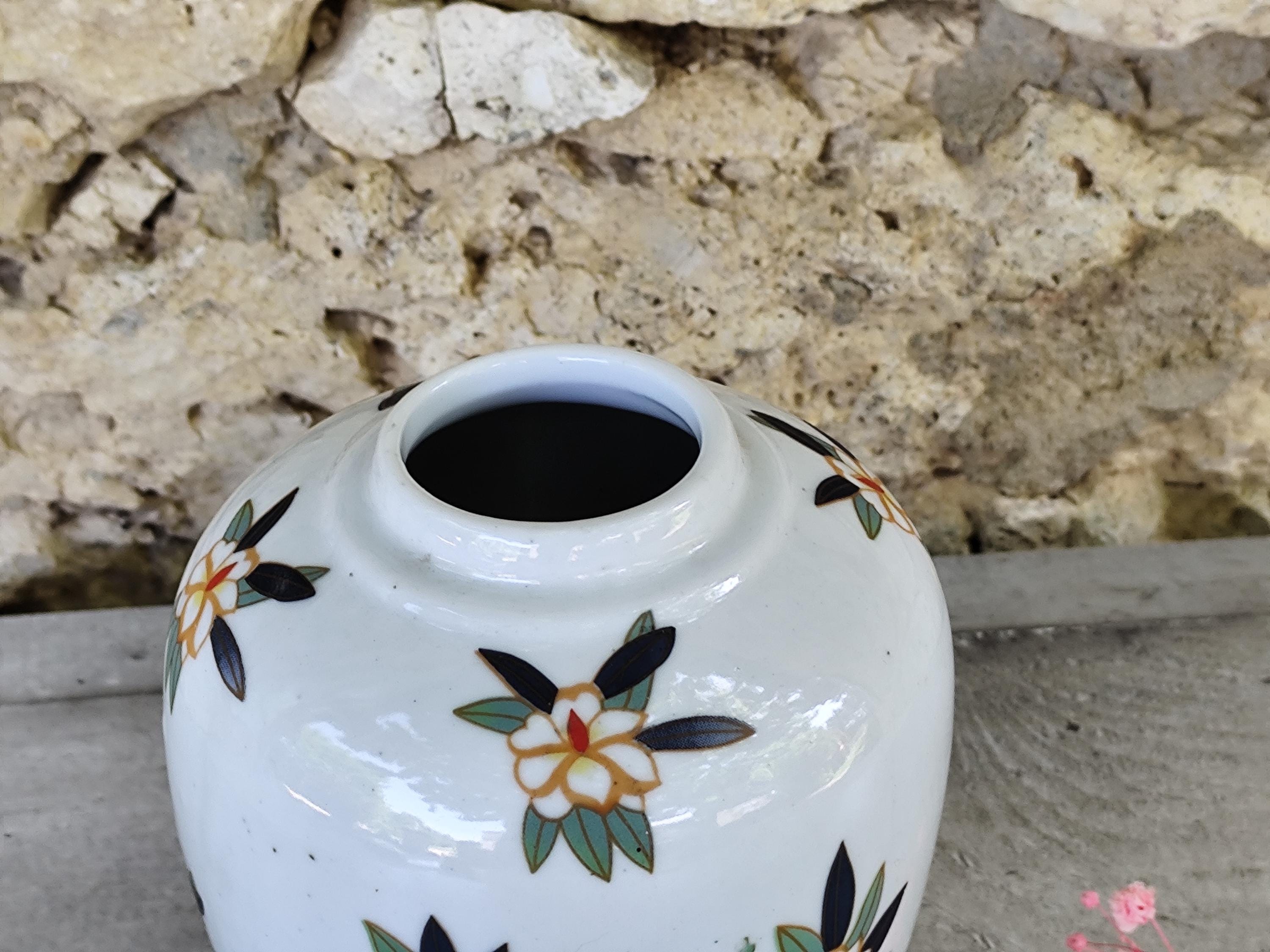 花と鳥が描かれたヴィンテージの陶器の花瓶 - Etsy 日本