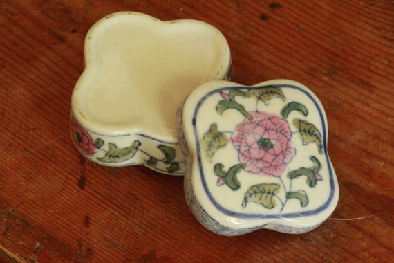 vintage flower ceramic jewel box  - image 6