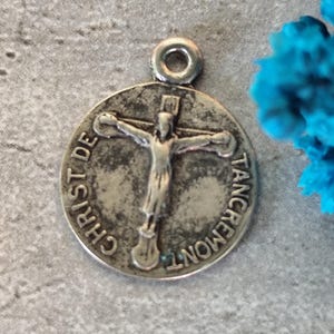 rare montmartre Jésus Christ medal