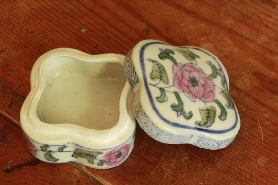 vintage flower ceramic jewel box  - image 4