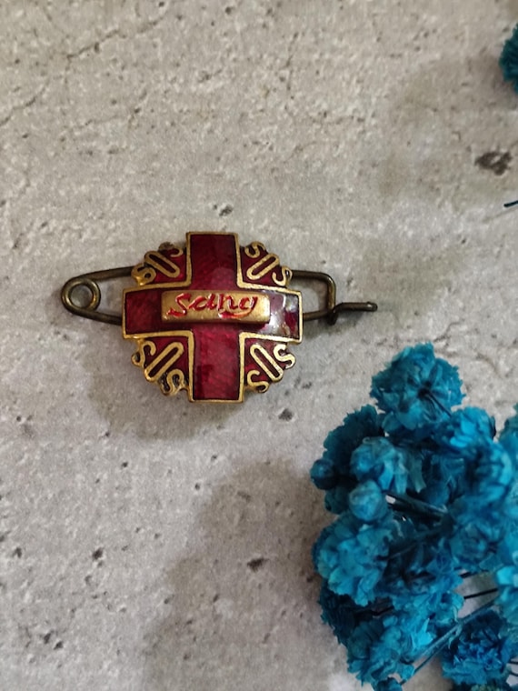 Broche ancienne don du sang en email - image 1