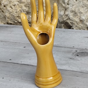 Ceramic ring hand holder